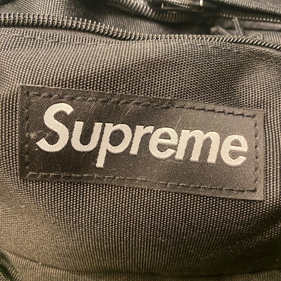 Supreme Black Belt Bag - Picture 2 of 7
